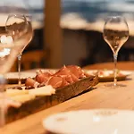 Hotel Emeran Reya Estate & Winery