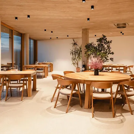 Hotel Emeran Reya Estate & Winery