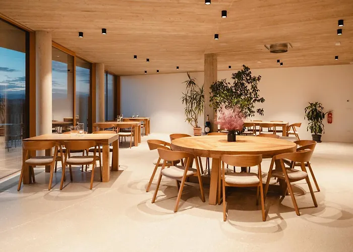 Hotel Emeran Reya Estate