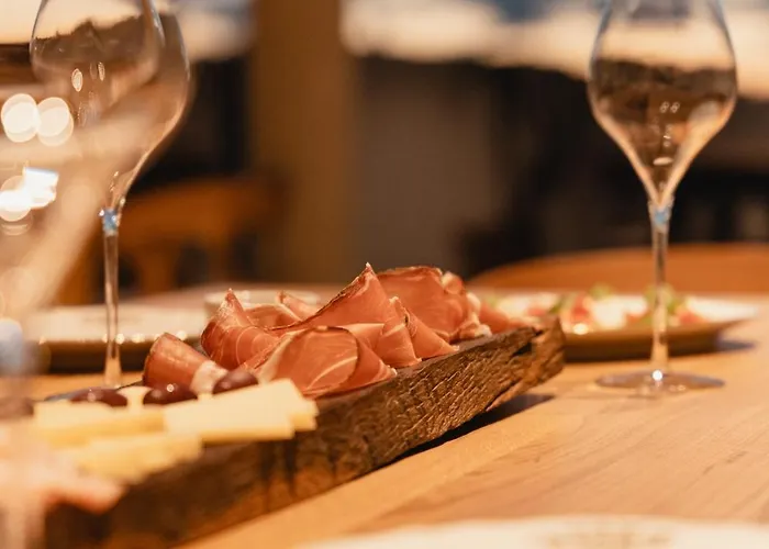 Hotel Emeran Reya Estate