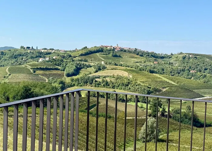 Emeran Reya Estate Hotel 3*