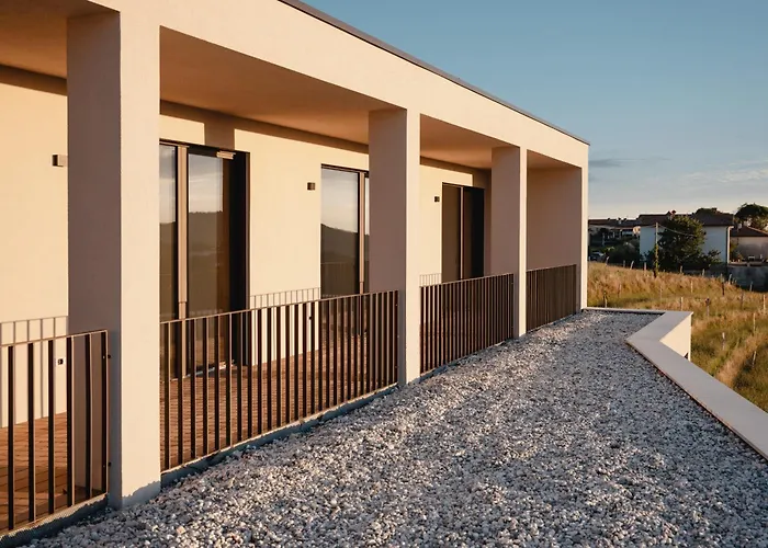 Emeran Reya Estate 3*